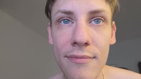    online show from December 4, 1:07 pm