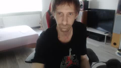 LoyalDog online show from April 3, 7:16 am