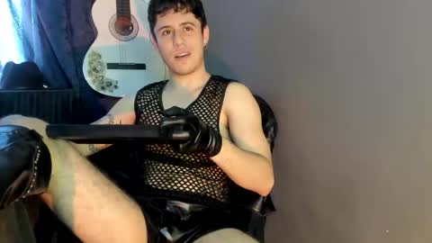 antonnello_ online show from December 3, 5:19 pm