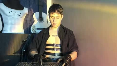 antonnello_ online show from October 8, 1:10 am