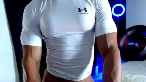 Instagram miguelangel1802  online show from October 22, 5:27 pm