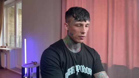 Tom online show from April 12, 2:29 pm