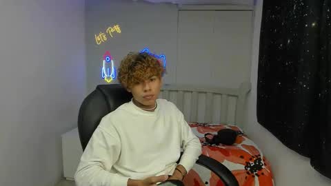 anyelotwink online show from February 2, 8:39 pm