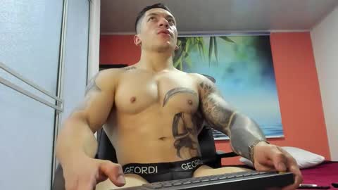 Jonathan online show from March 4, 7:10 pm