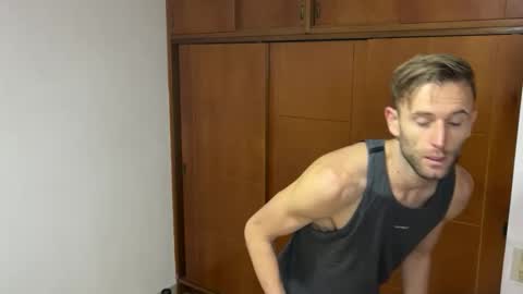 Aquilesmade online show from December 29, 4:19 pm