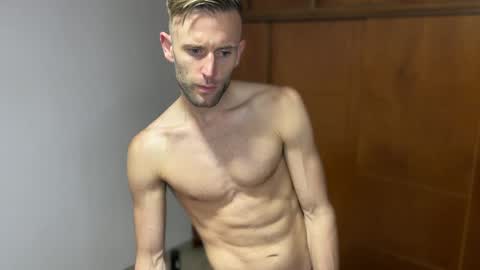 Aquilesmade online show from December 11, 2:21 am