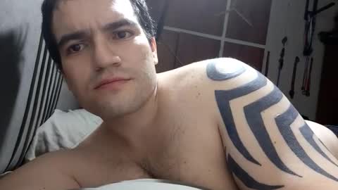 ariel_1990 online show from May 6, 7:09 am