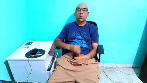 arnelux72 online show from March 24, 5:34 am