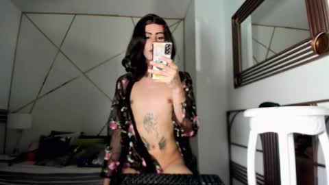 aron_blu online show from February 1, 11:14 pm