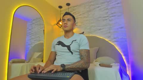 ARON BOLT online show from December 2, 2:25 am