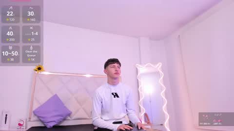 Snapshot of aron_tay chatting on December 27, 4:15 am  your aron  online show from December 27, 4:15 am