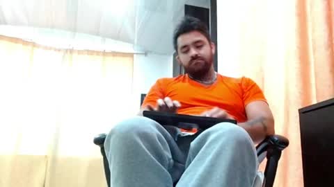 aronmiller online show from April 19, 11:20 am