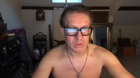 artisterotic online show from December 21, 10:23 am