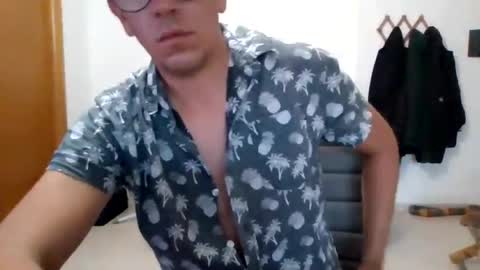 arturpaulval online show from June 12, 6:49 pm