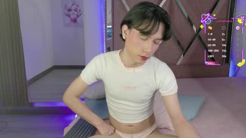 Ash Femboy online show from September 8, 9:14 pm