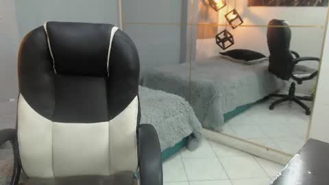 ash_kai online show from July 8, 11:42 pm