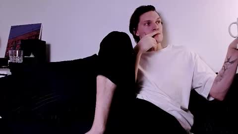 ashsplash_ online show from December 21, 1:41 pm