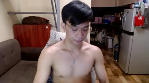 asiandreamboyx online show from February 12, 12:33 pm