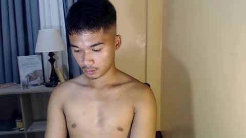 asianhunk_jamesx online show from September 19, 1:33 pm