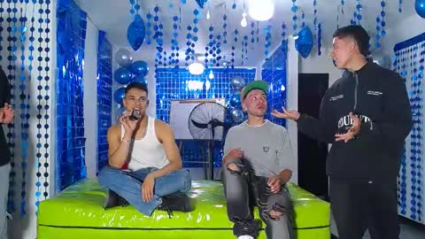 THOMAS AND DAMIAND online show from January 17, 12:20 am