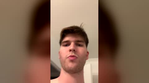 aussieboyethan online show from March 19, 1:58 pm