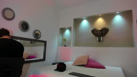 AUSTIN  online show from February 24, 11:54 am