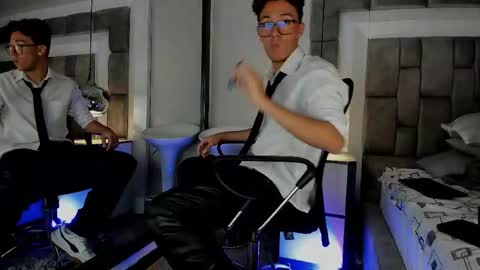 austinreeds online show from March 6, 2:03 pm