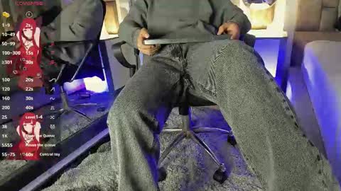 austinreeds online show from March 11, 12:23 pm