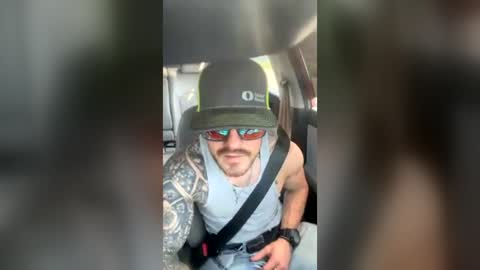 austinrobison00 online show from June 25, 7:40 pm