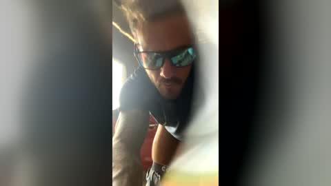 austinrobison00 online show from June 19, 10:03 pm