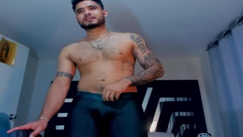 AustinTorres  online show from January 11, 4:59 am