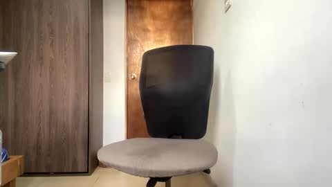 AndrewXxl independent online show from November 29, 10:12 pm