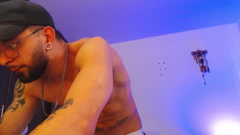 Independiente Model online show from November 11, 6:13 pm