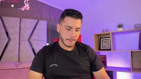 axel_grey_ online show from July 13, 1:57 pm