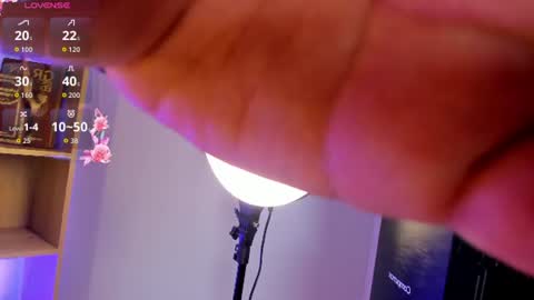 axel_grey_ online show from June 19, 1:05 pm