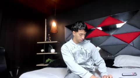 axel_hendrick online show from March 2, 12:56 pm