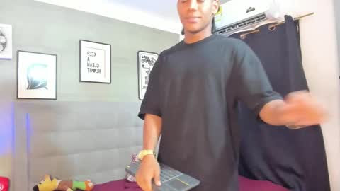 Snapshot of axel_silva3 chatting on October 19, 12:41 pm AXEL SILVA online show from October 19, 12:41 pm