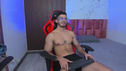 Axel  online show from December 27, 3:53 am