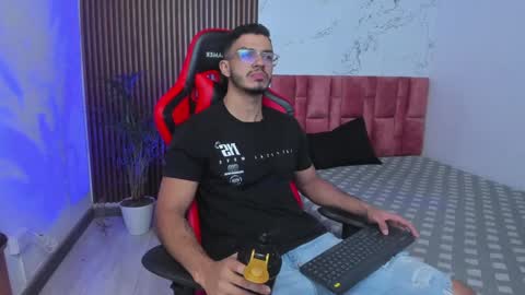 Axel  online show from January 15, 3:54 am