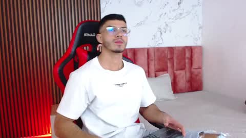 Axel  online show from January 22, 11:45 am