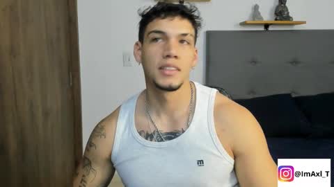 INDEPENDENT MODEL  online show from November 17, 10:57 pm