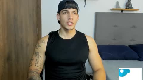 INDEPENDENT MODEL  online show from November 26, 9:18 pm