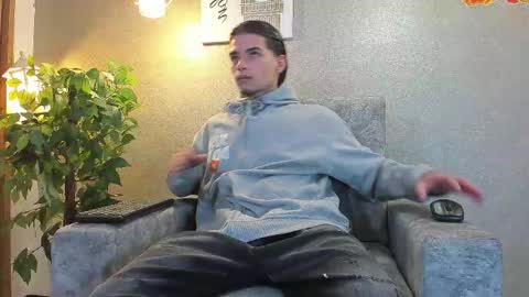 axel  online show from January 8, 11:26 am