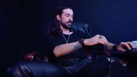 AxelColton online show from October 31, 11:35 am