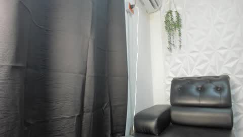 axelsavage042 online show from December 18, 8:49 pm