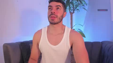 Axel Thompsom online show from January 8, 11:37 am