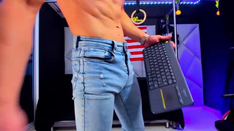 Ayden Miller online show from January 30, 6:13 am