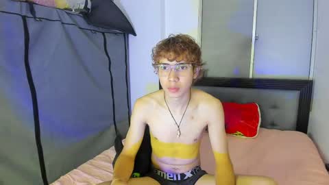 azulito_cat online show from May 31, 11:38 pm