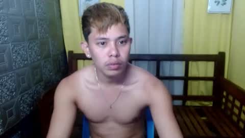 Max online show from March 1, 7:24 pm