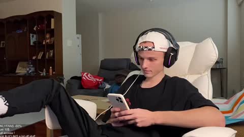 Big cock boy online show from December 7, 4:47 pm